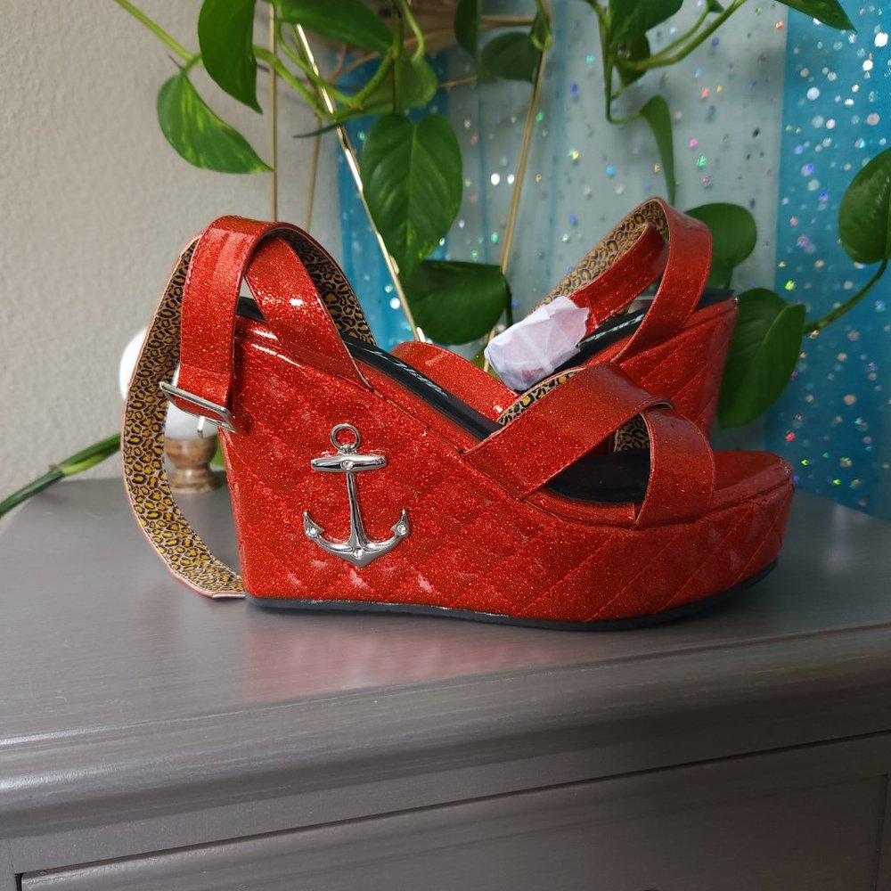NWT TUK X Lux de VIlle Rockabililly Retro Pin Up Wedge Sparkly Red Size 9